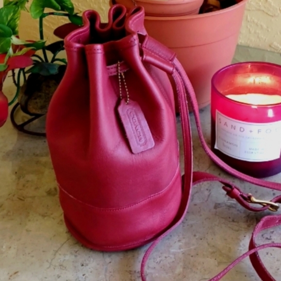 RED 1996 VINTAGE COACH BIXBY SLING BAG - Picture 4 of 16